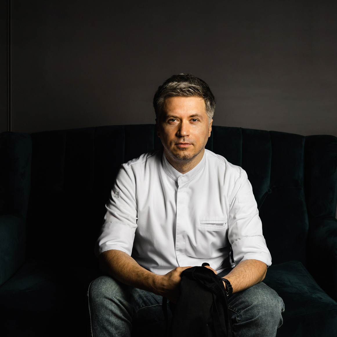 Почему вы должны меня знать: концепт-шеф гастробара «Игристый» и бара «Танцы» Евгений Насыров