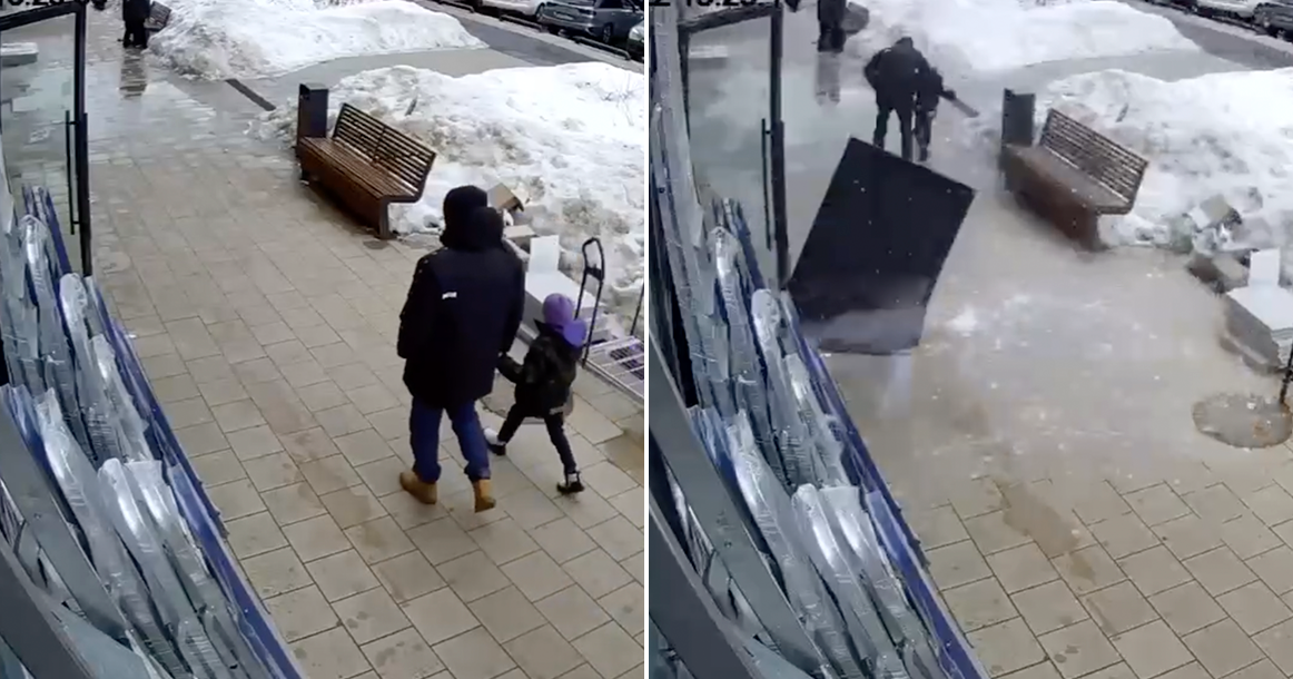 В Коммунарке на прохожего с ребенком упала часть фасада дома