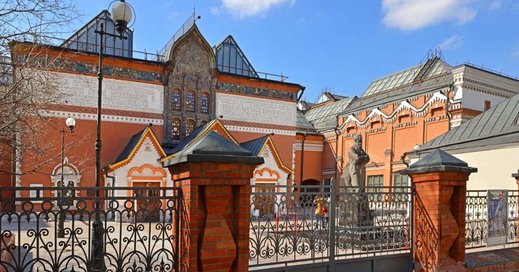 Задержанные на финской таможне картины вернутся в Третьяковку сегодня