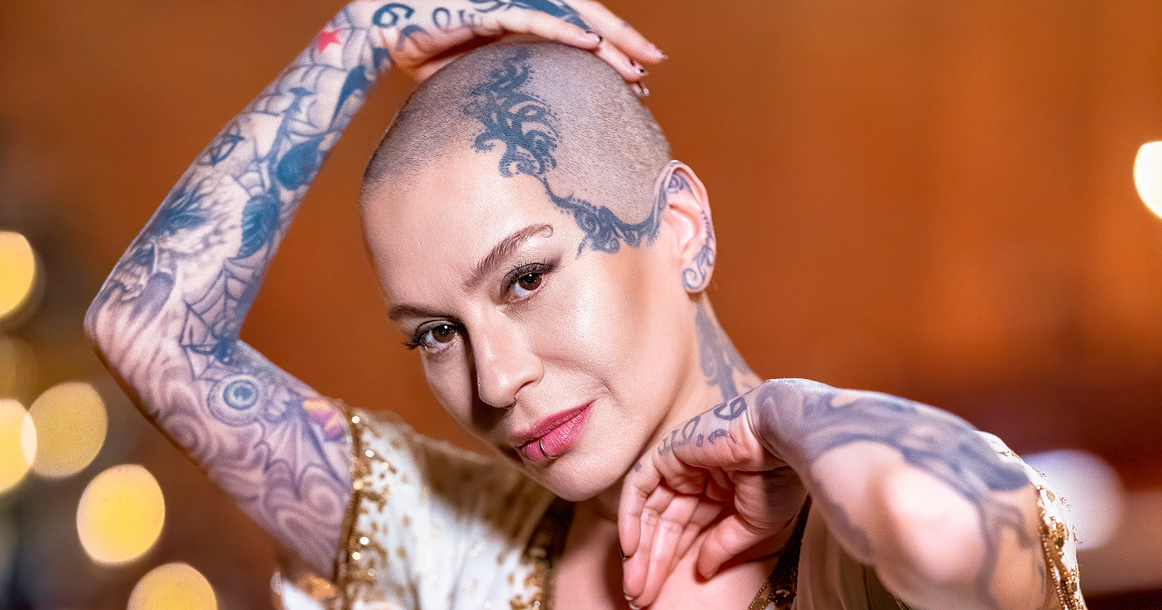 Певицу Наргиз задержали в Домодедово и депортируют в Узбекистан