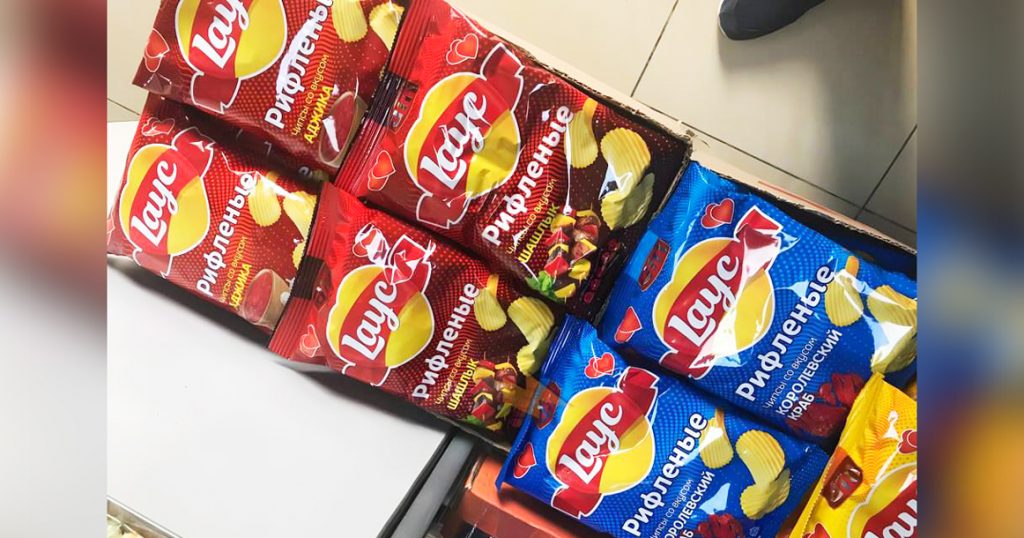В магазинах появились импортозамещенные чипсы «Layc»