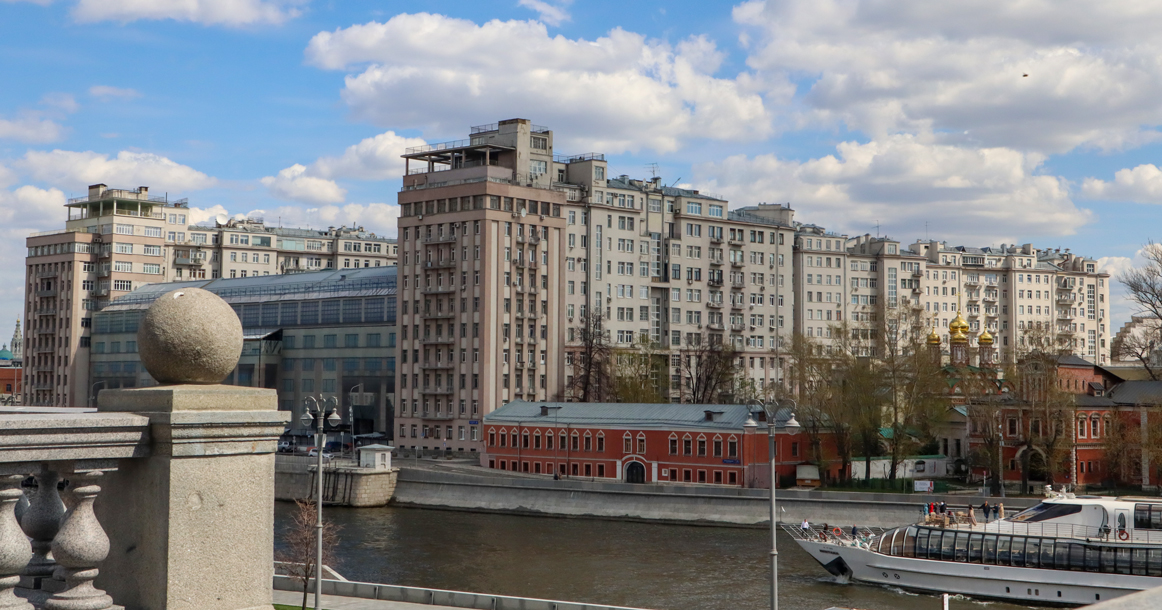 Московский дом: жилой комплекс Совнаркома («Дом на набережной»)