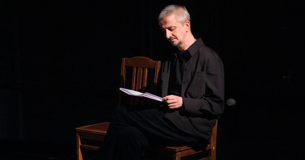 Константин Богомолов решил убрать из спектакля «Идеальный муж» сцены, оскорбляющие верующих