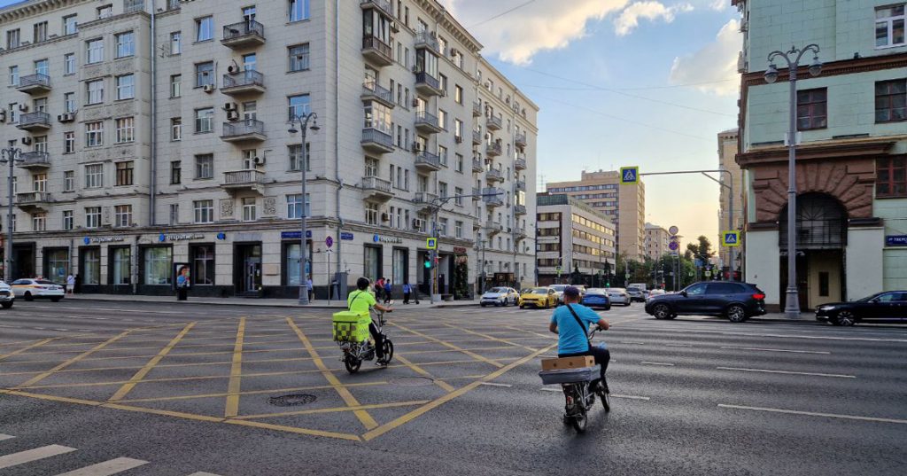 Москвичи собирают подписи за возвращение пешеходного перехода на Тверской