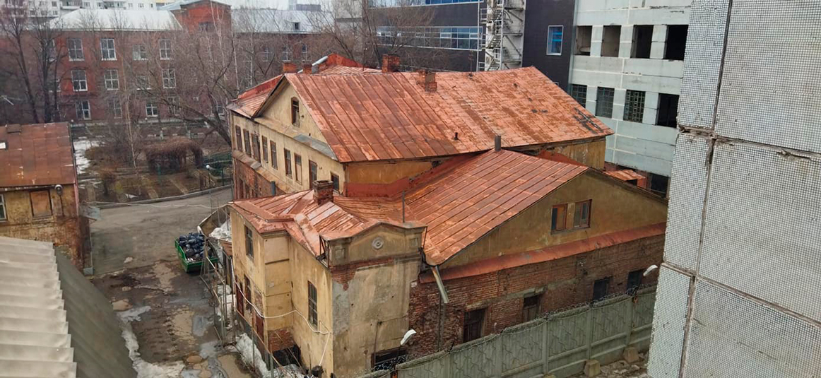 Участок земли с многострадальным домом Анны Монс на Бауманской выставили на продажу