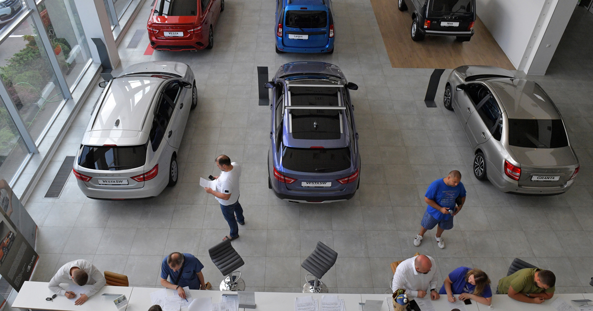 В 2022 году продажи новых автомобилей вернулись к уровню 1990-х