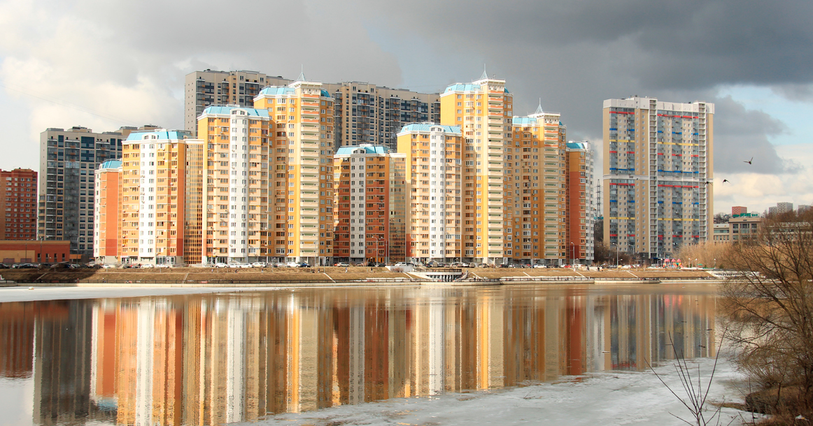 Количество сделок на рынке новостроек в Москве с начала года рухнуло на 34%