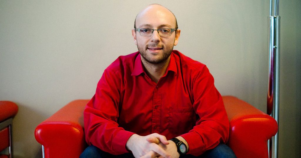 «Обращения к женщине не обязаны быть совсем честными» — лингвист Александр Пиперски