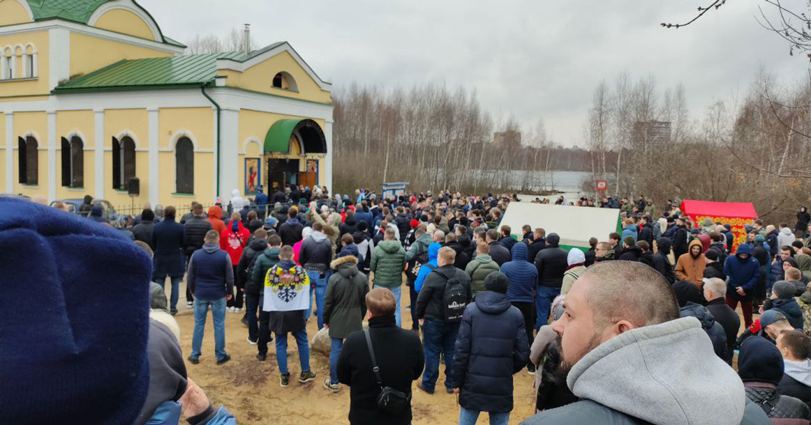 Москвичи протестуют против строительства мечети на Святом озере