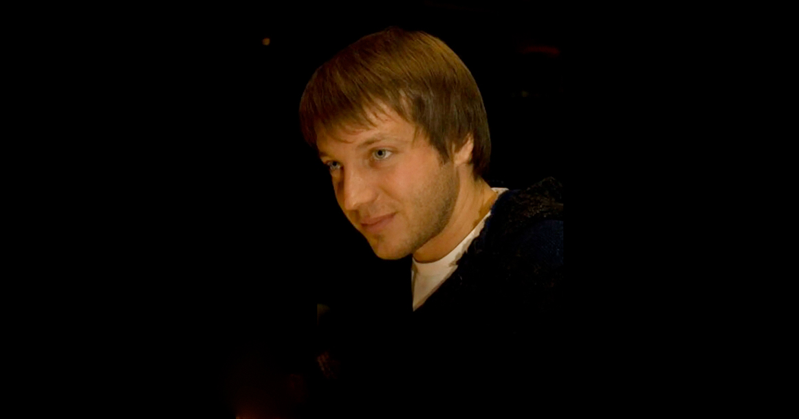 Актер Дмитрий Полесюк отдал мошенникам почти 13 млн при покупке квартиры в Москве