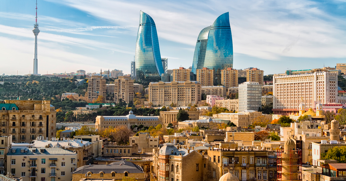 «Москвич за МКАДом»: в Баку за пахлавой и архитектурными чудесами