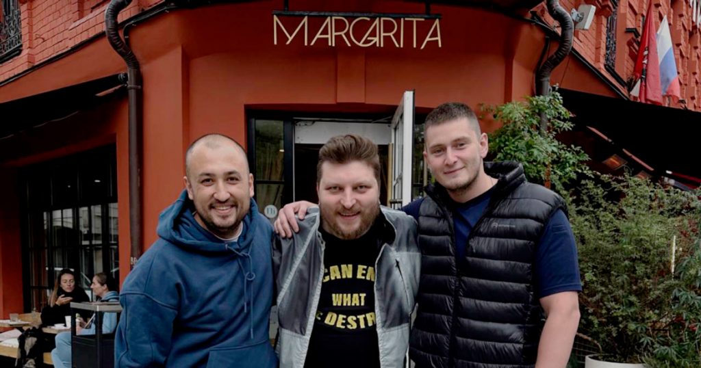 Сегодня на Патриарших поставят стол с едой и напитками. Сколько платить за блюда, решите вы сами