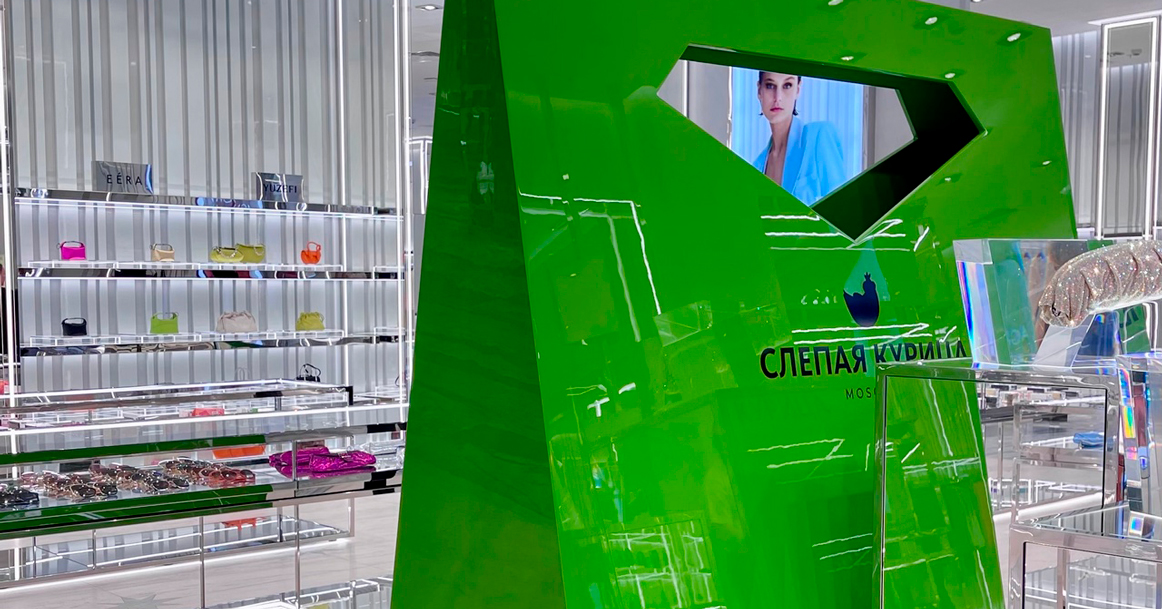 «Слепая курица» открыла свой первый магазин люксовых брендов площадью 3000 кв. м в «Афимолле»