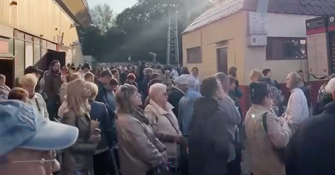 На Павелецком вокзале с утра толпы на платформах — электрички вышли из расписания на полчаса