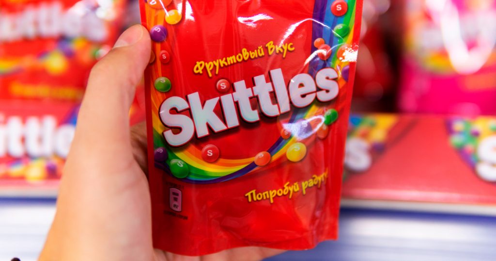 В России предлагают запретить Skittles
