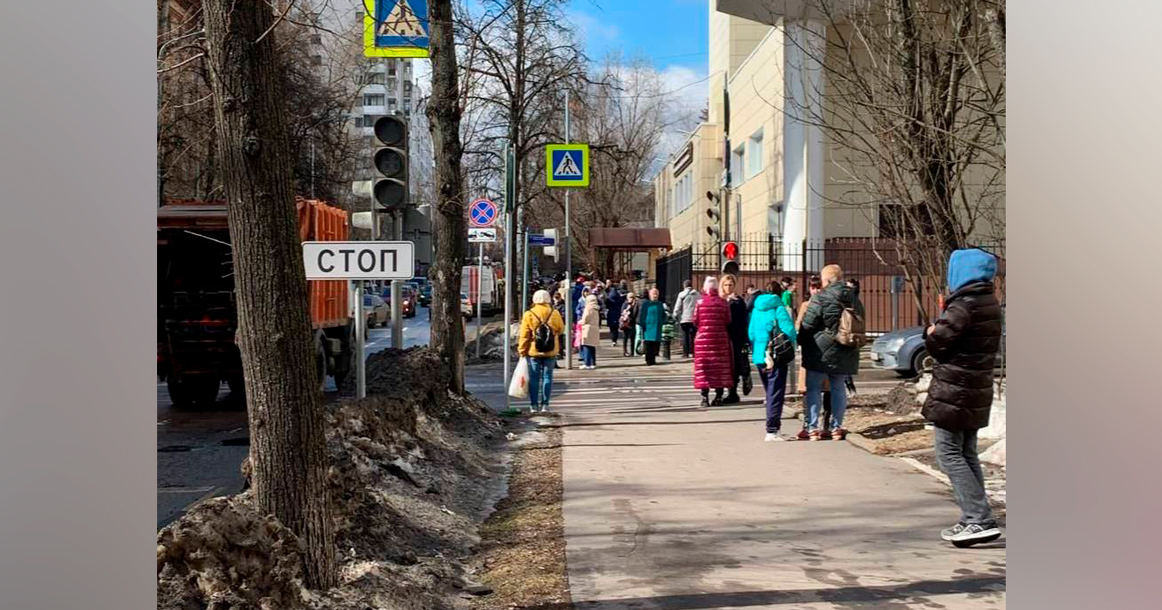 Из больницы Пирогова, куда госпитализированы пострадавшие от теракта, эвакуировали 900 человек