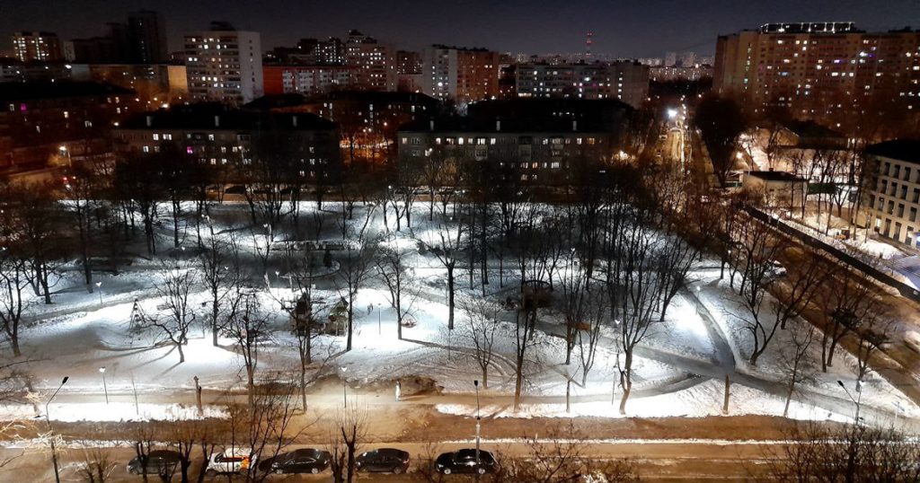 Вид из моего окна: на сквер имени Чехова в Люблино