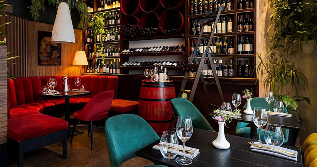 Russian Wine Bar теперь разбавляет модную Б. Дмитровку патриотической солидностью