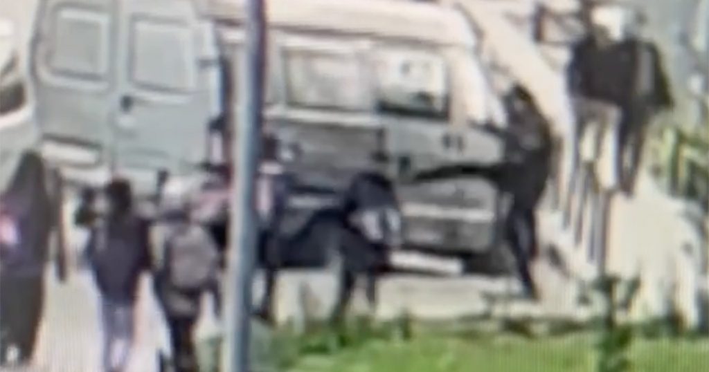 Напавшего на девочку в Люберцах задержали прохожие. В отношении него уже завели уголовное дело