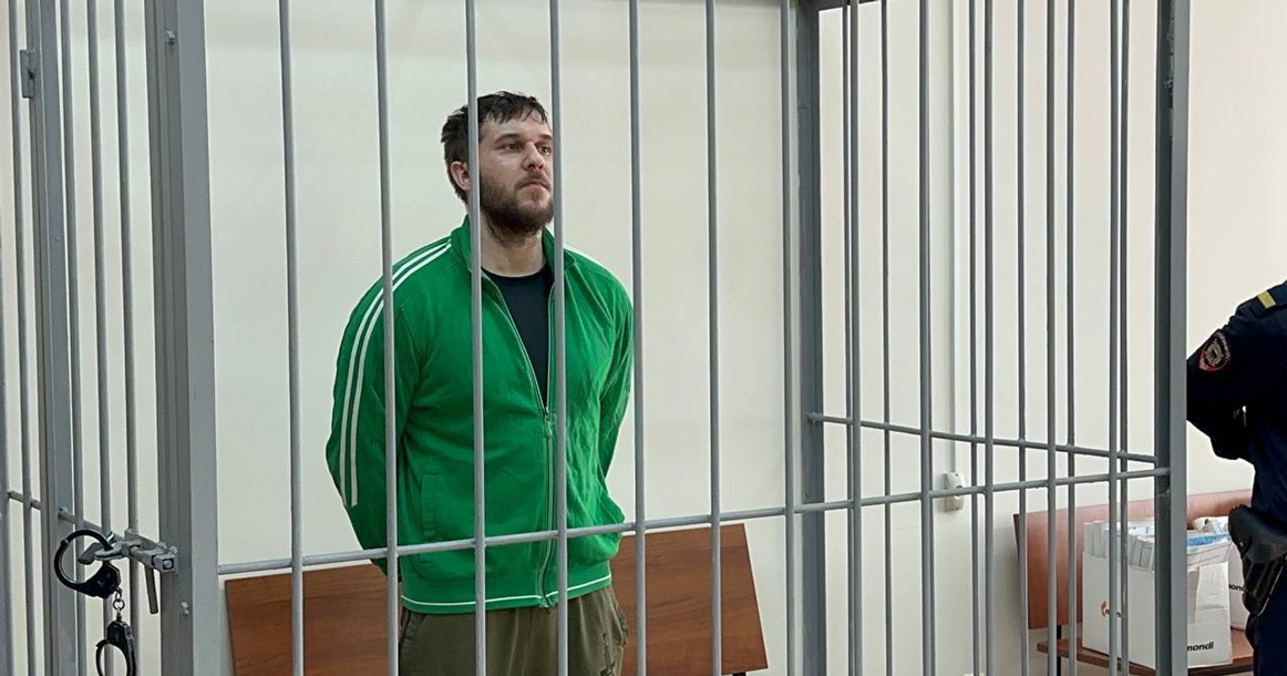 Суд приговорил к пяти годам колонии избившего свою девушку бодибилдера Пашина
