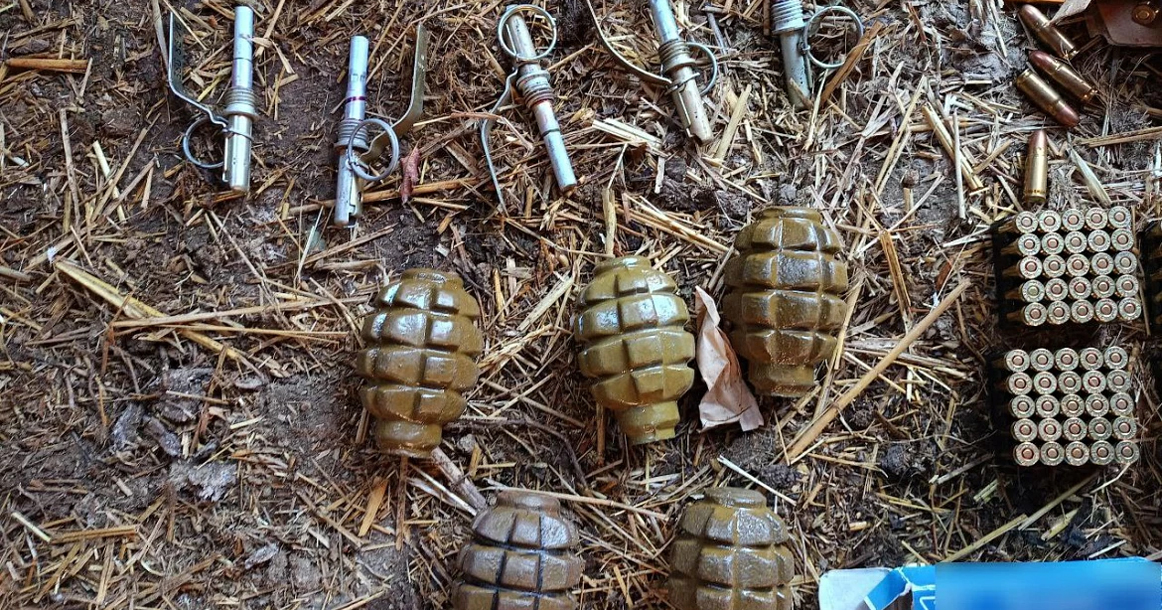 В Коньково обнаружен схрон с боеприпасами