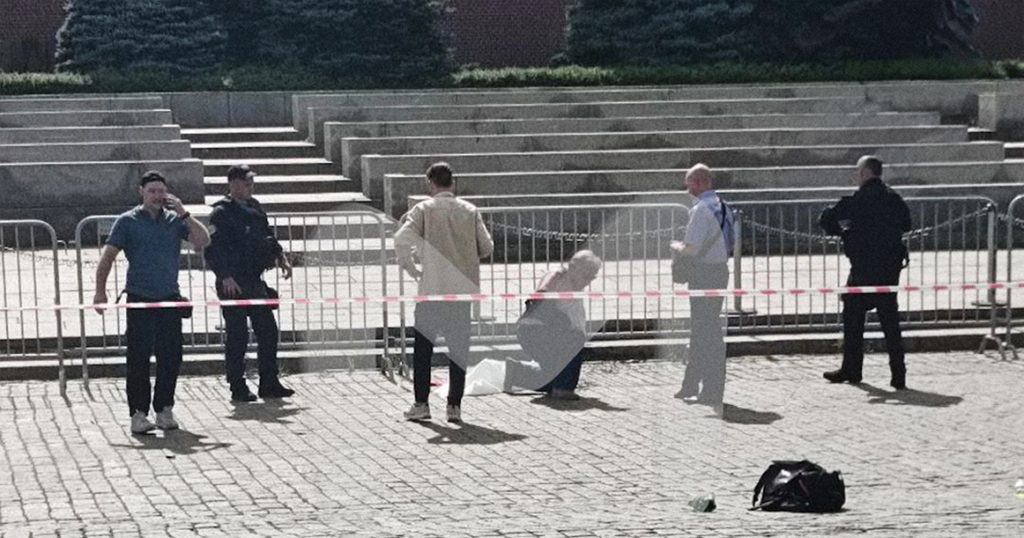 Мужчина попытался устроить самосожжение на Красной площади