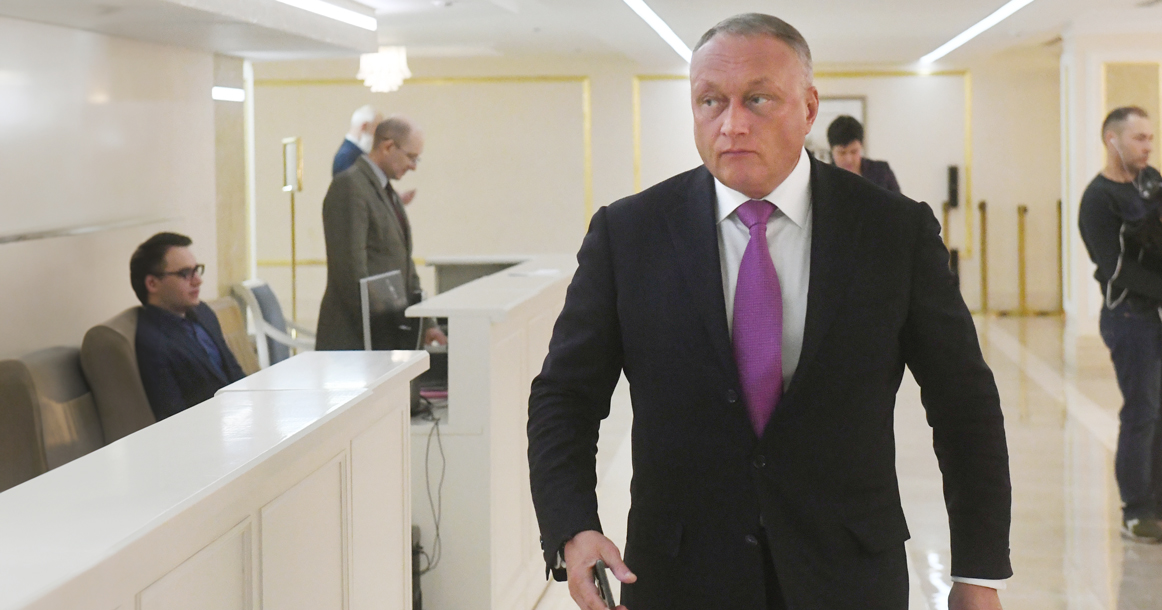 Сенатора Дмитрия Савельева задержали прямо на выходе с заседания Совфеда по подозрению в убийстве
