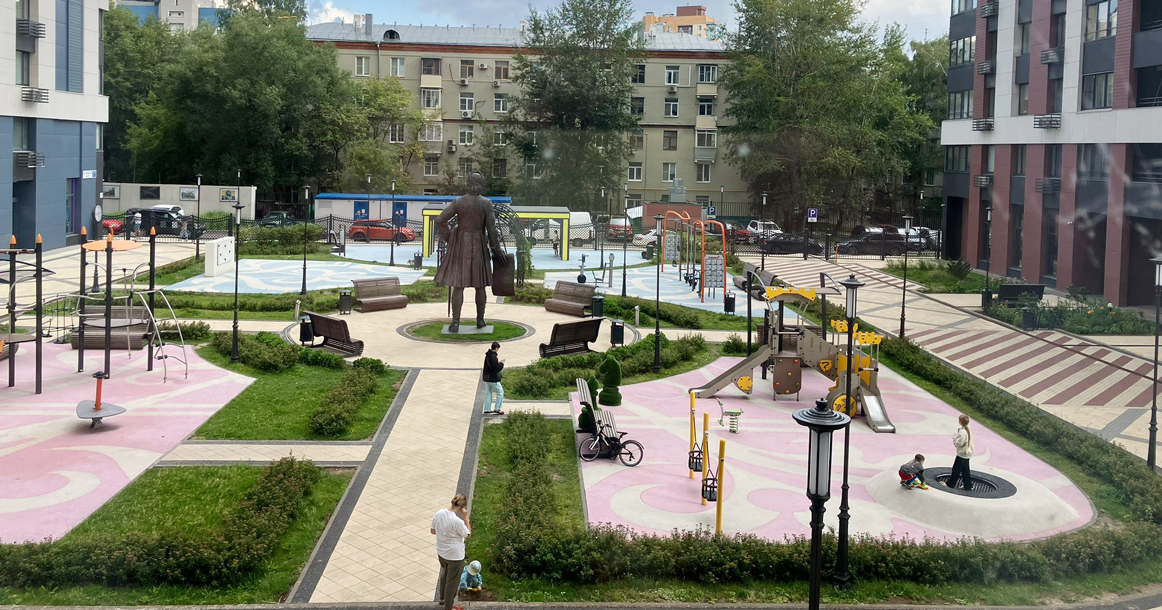 Вид из моего окна: на другой памятник Петру I