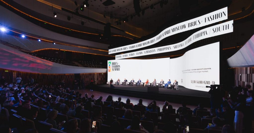 В модном форуме BRICS+ Fashion Summit в «Зарядье» примут участие гости из 100 стран