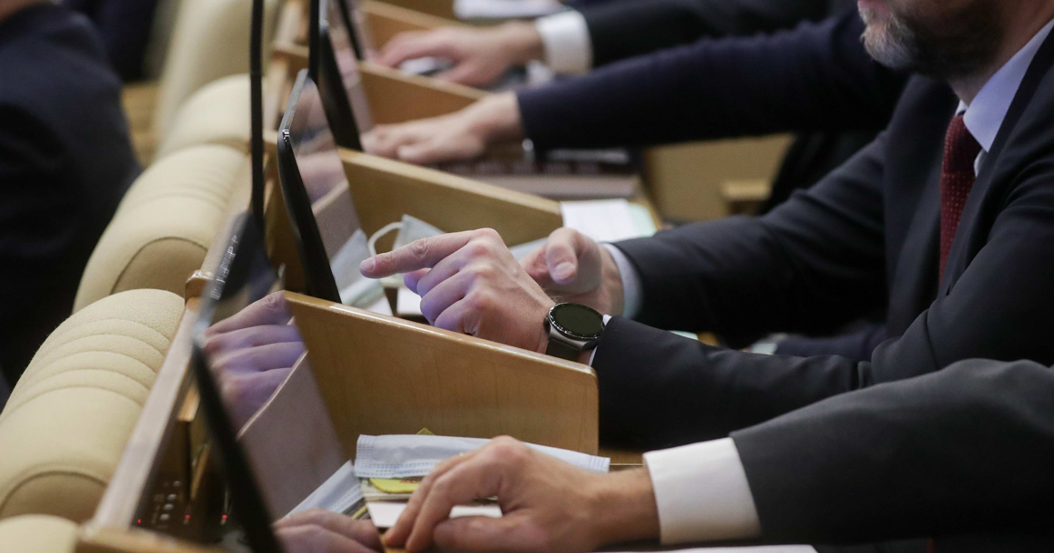 Госдума приняла закон, направленный на борьбу с фиктивными браками мигрантов