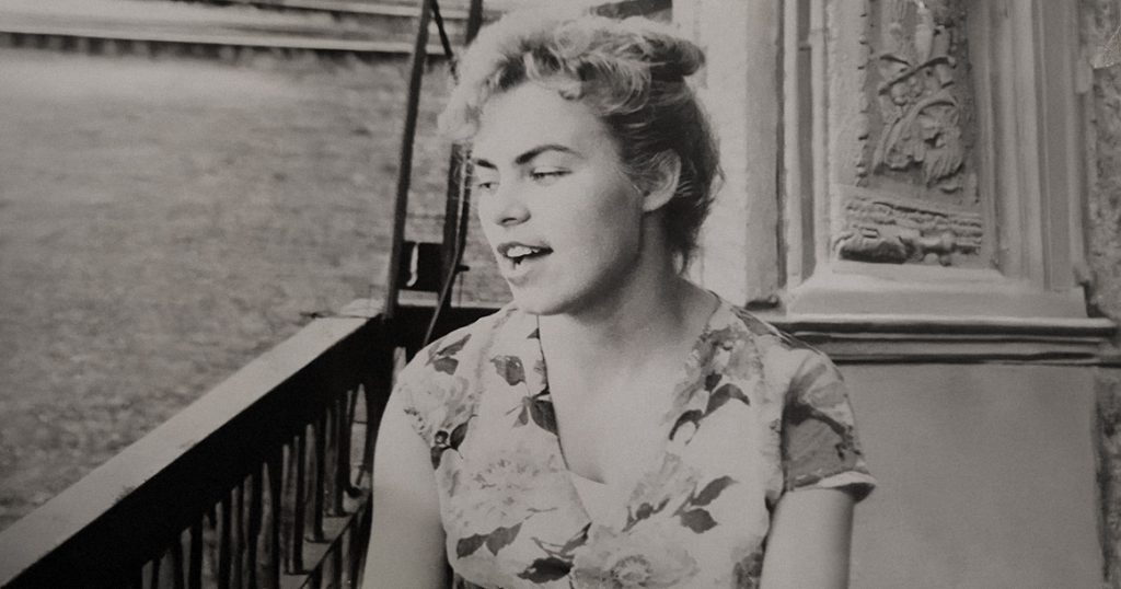 «Мы тогда вели себя более целомудренно» — 85-летняя Инга Кандакова о Москве 1950-х