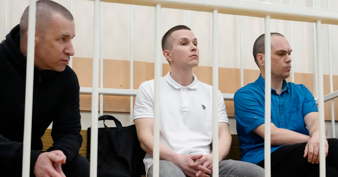 Троих адвокатов Навального приговорили к срокам от 3,5 до 5,5 года колонии