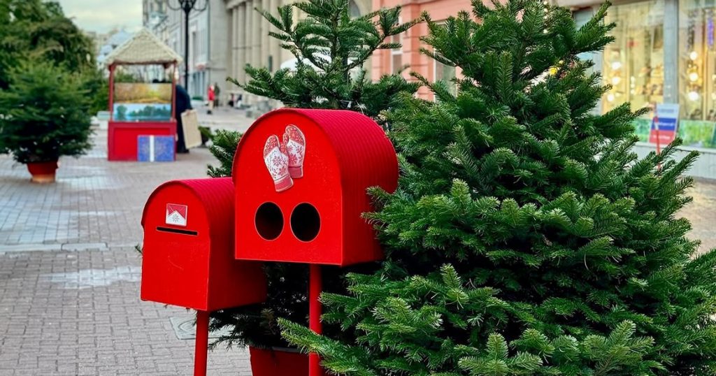 На Арбате появились стойки для обогрева рук