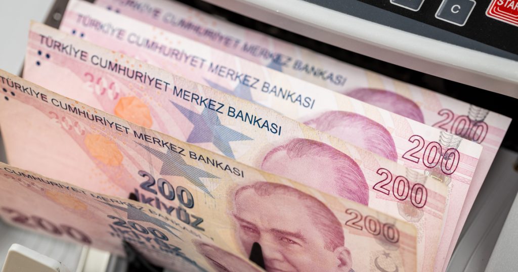 ВТБ запустил переводы в лирах в любые банки Турции