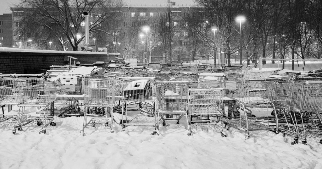 В центре «Зотов» 21 января откроется фотовыставка «Очевидное» — о взаимодействии человека и города