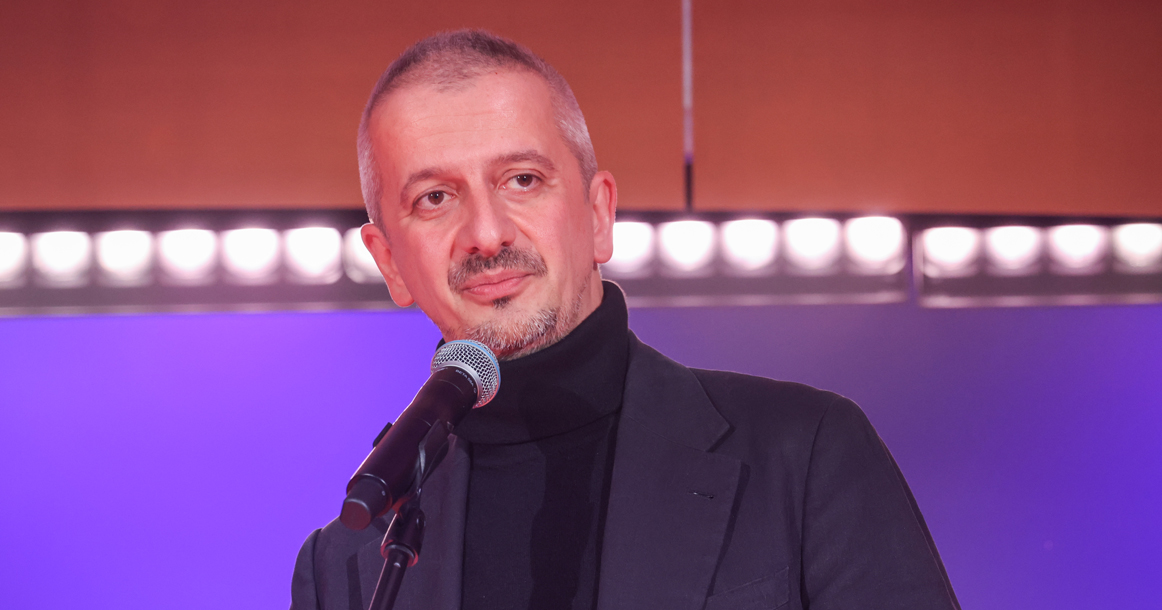 Режиссер Константин Богомолов заявил, что готов поставить спектакль о Путине