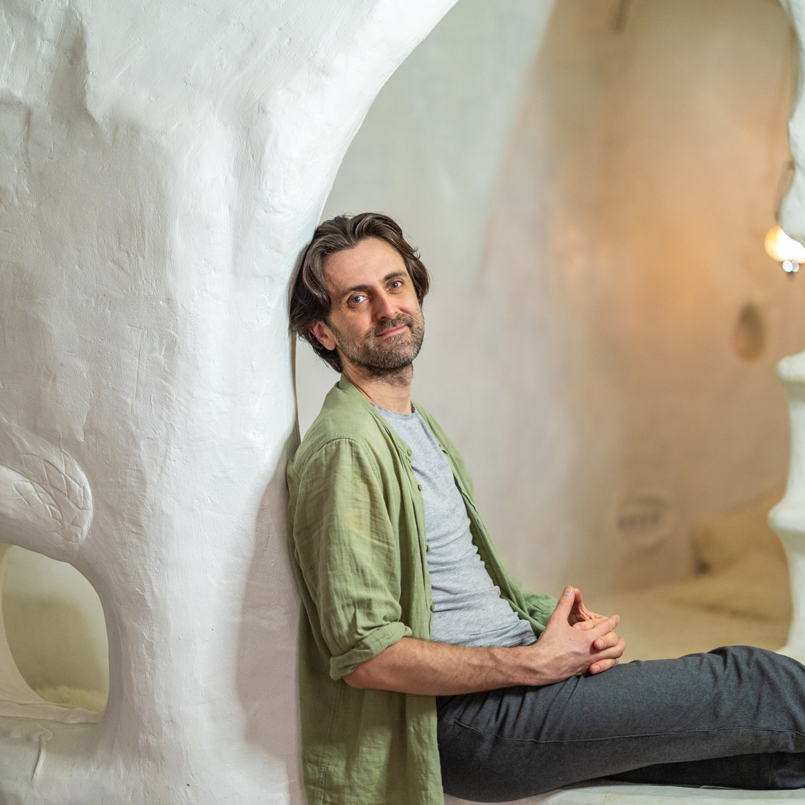 Почему вы должны меня знать: основатель «пространства мягкого пара» Cave Олег Толстой