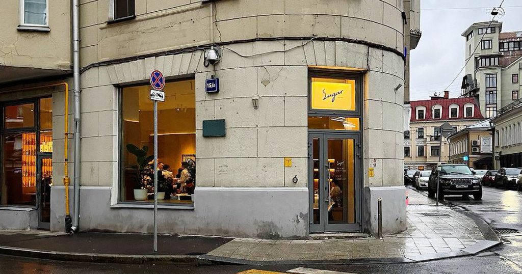 Гастроблогер Артем Карисалов сегодня официально открывает Sugar Bistro на «Арбатской»