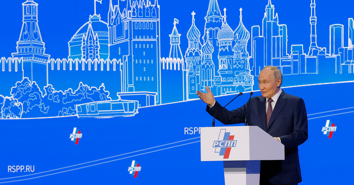 Путин: против России было введено 28 595 западных санкций