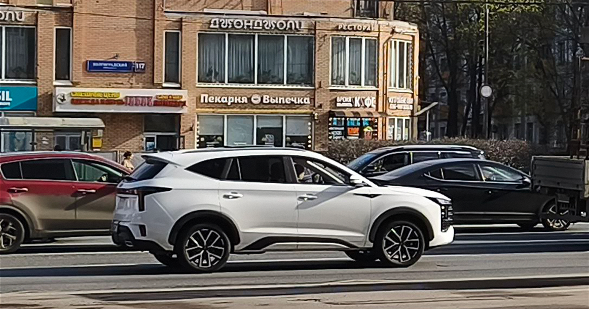 В Москве впервые заметили тестовую версию автомобиля «Москвич 8»