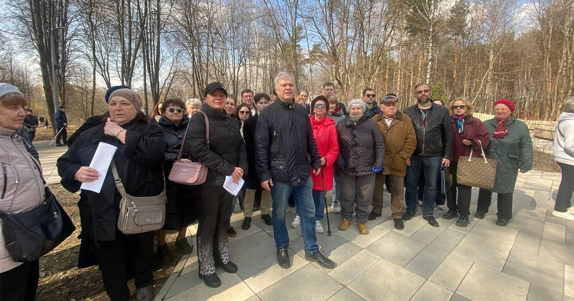 Жители пяти районов протестуют против строительства платной магистрали через парк Покровское-Стрешнево