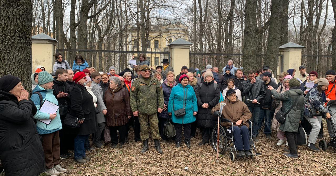 Жители Можайского обратились к Путину с требованием не вырубать вековые дубы у дачи Толбухина