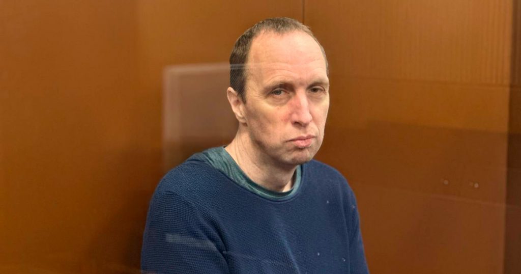 Напавшего на полицейского в Москве американца отправили в психбольницу