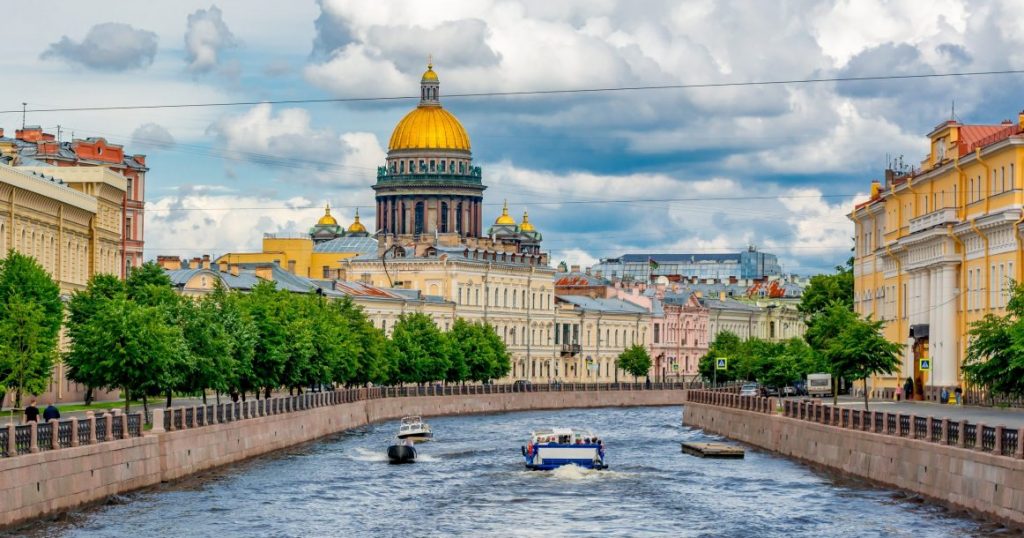 ВТБ выпустил культурный гид по Санкт-Петербургу
