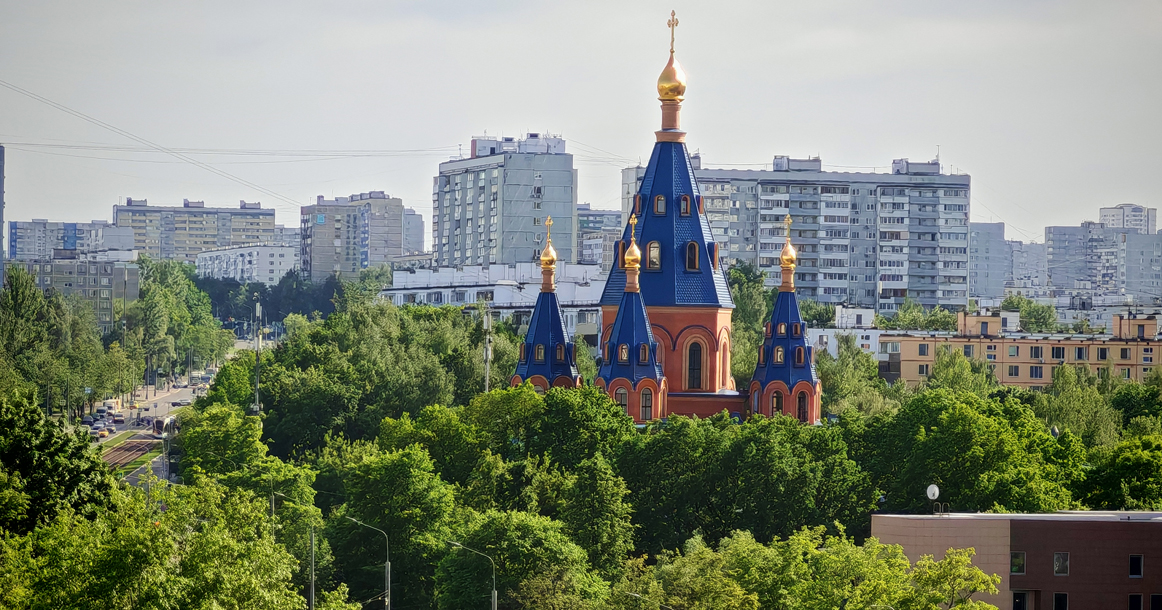 Вид из моего окна: на храм Державной иконы Божией Матери