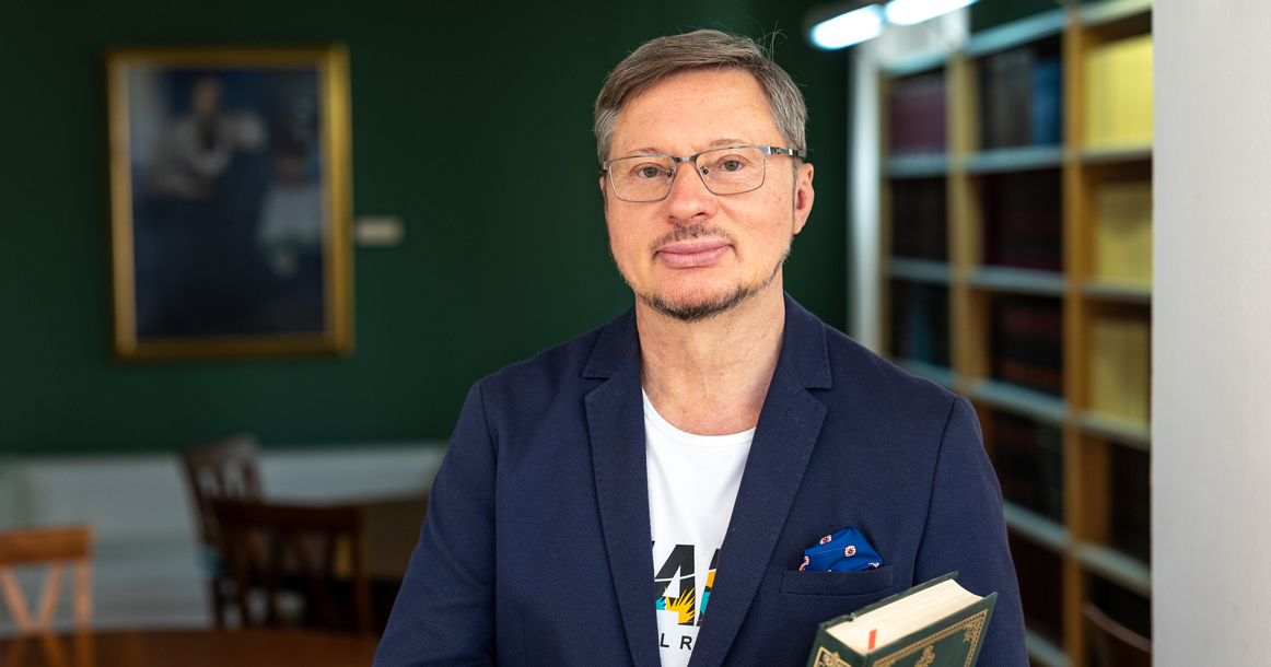 Это мой город: директор Библиотеки-читальни им. Тургенева Ромуальд Крылов-Иодко