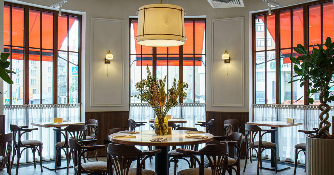 На Красной Пресне открылся ресторан Brasserie 2.0 Select с террасой-балконом
