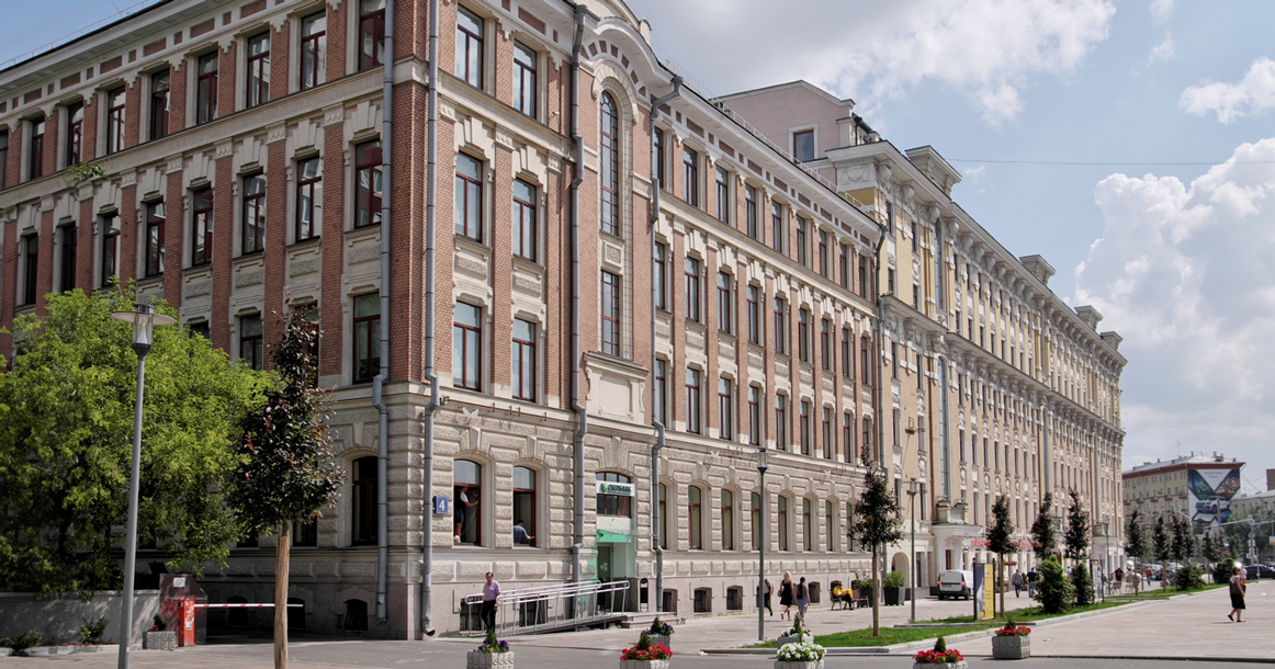 Сбербанк продает здание городского училищного дома им. Бахрушина 1905 года постройки за 1,42 млрд рублей