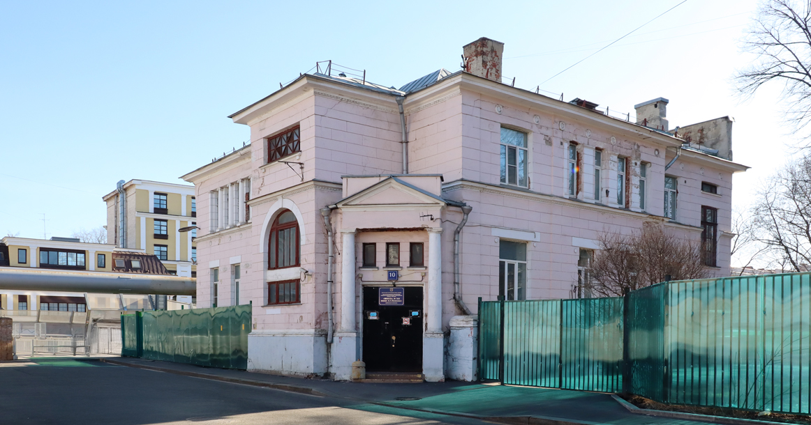 Мэрия продала особняк Тронше возле сада им. Баумана за 136 млн рублей
