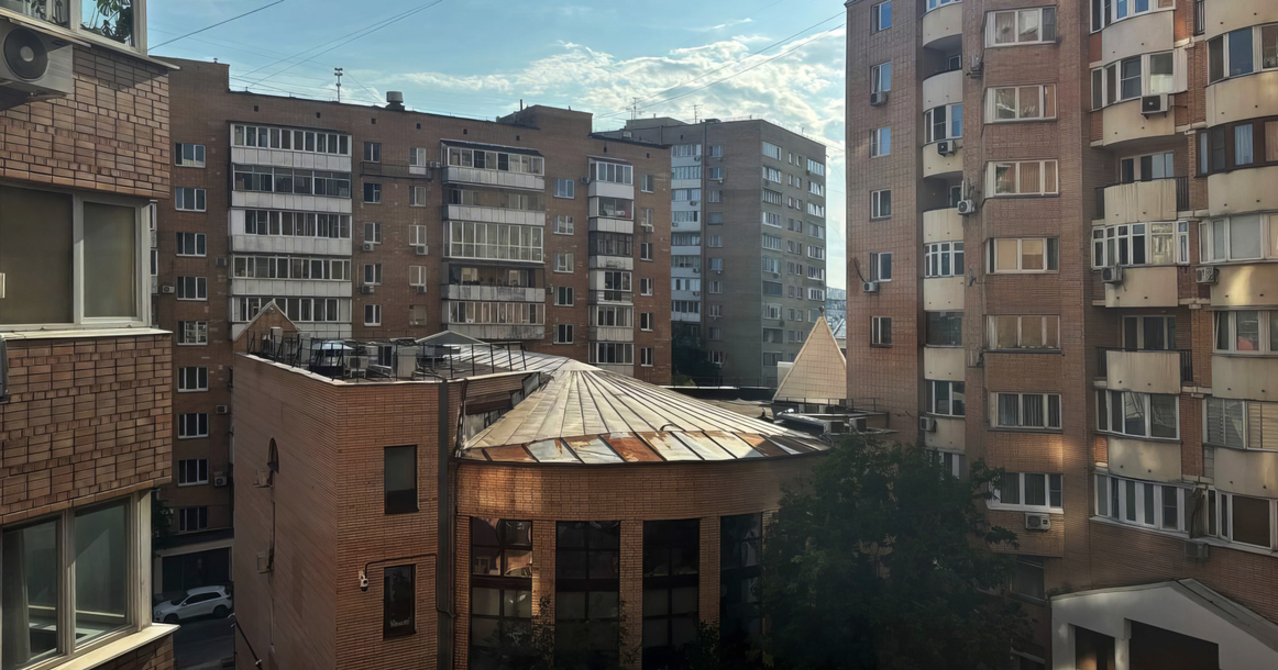 Вид из моего окна: на Зоологическую улицу